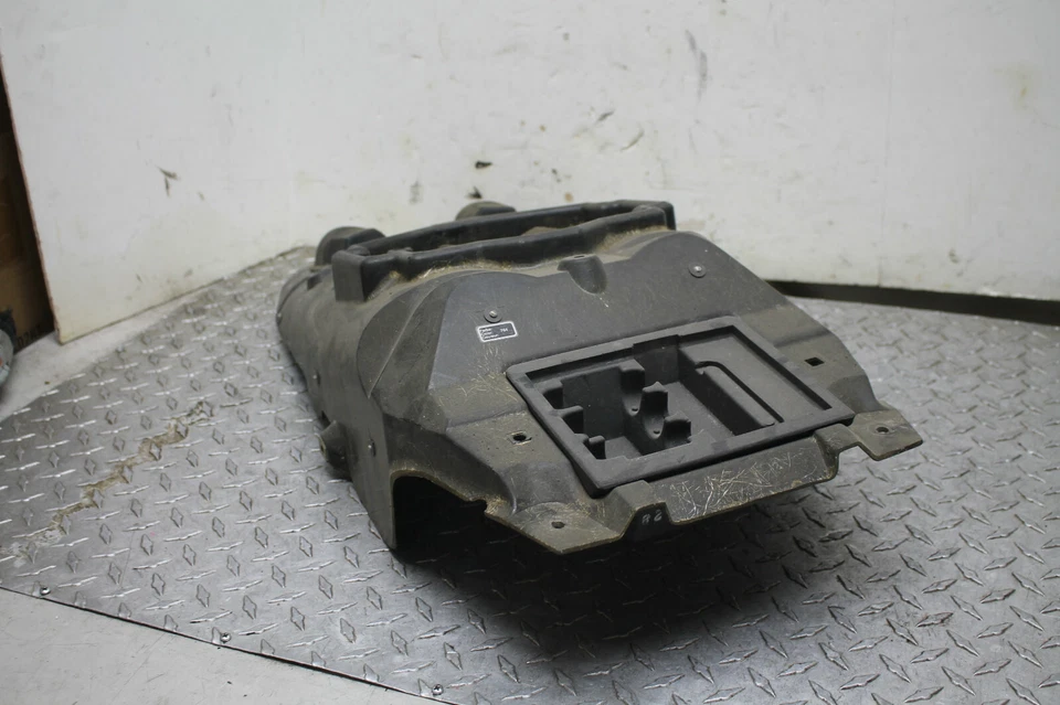 Guardabarros trasero BMW R1100S serie R1100 1997-2004 interior 52.53 2.328.421 Foto 3 de 4