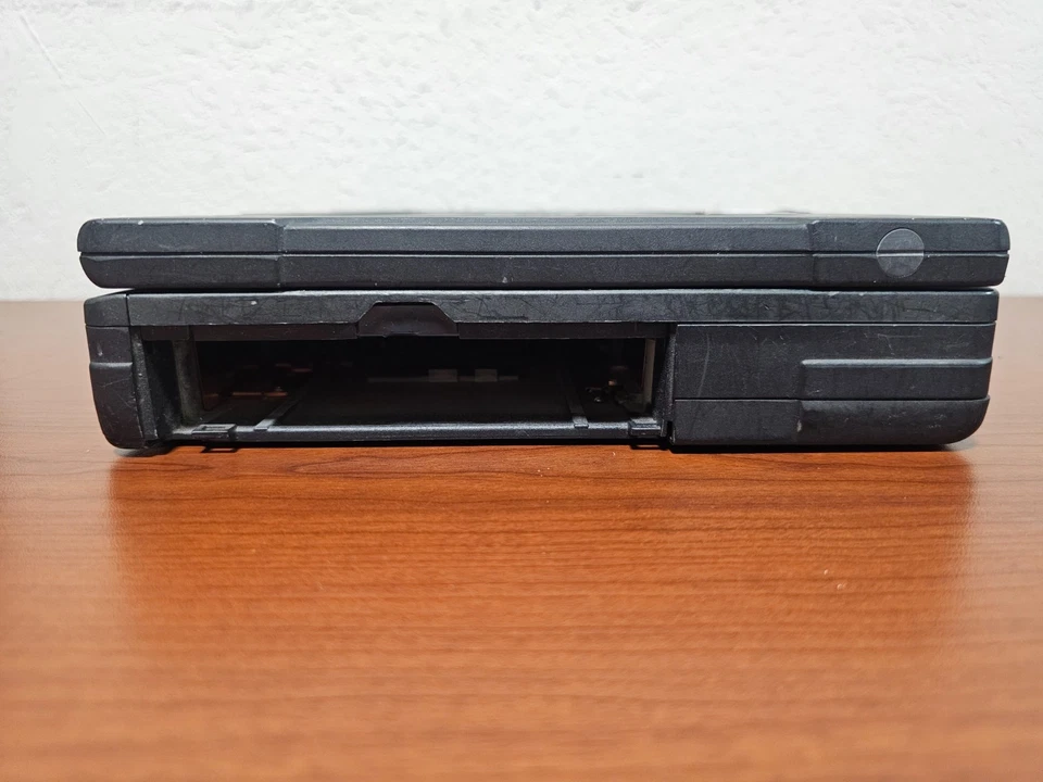 Portátil Toughbook CF-25 PANASONIC DE COLECCIÓN - SIN PROBAR, COMO ESTÁ Foto 4 de 4