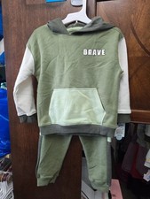 3t brand new sweatsuit, from target items 65G7