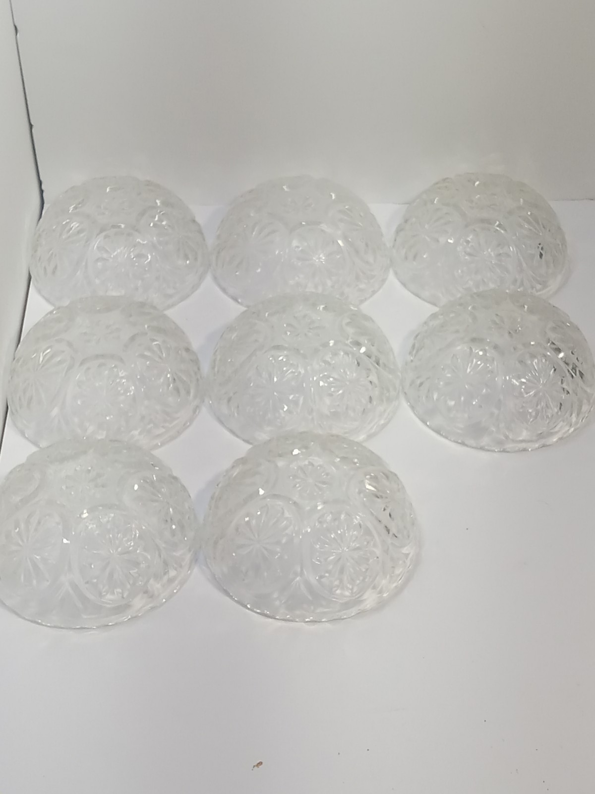 Anchor Hocking Starburst Medallion Crystal Dessert Bowls Set of 8 4.5 Inch C17