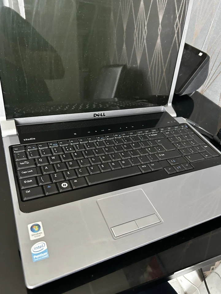 DELL STUDIO 1735 LAPTOP 17" CPU INTEL 2.00GHz 500GB HDD 6GB RAM -SPARE & REPAIRS - Image 2 of 4