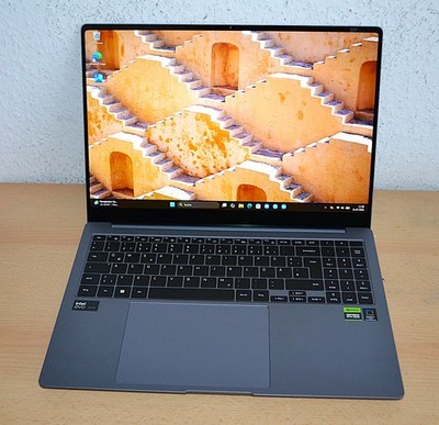 Samsung GalaxyBook4 Ultra 16'' Intel Core Ultra 7 155H  512GB SSD 16GB RAM NVIDIA
