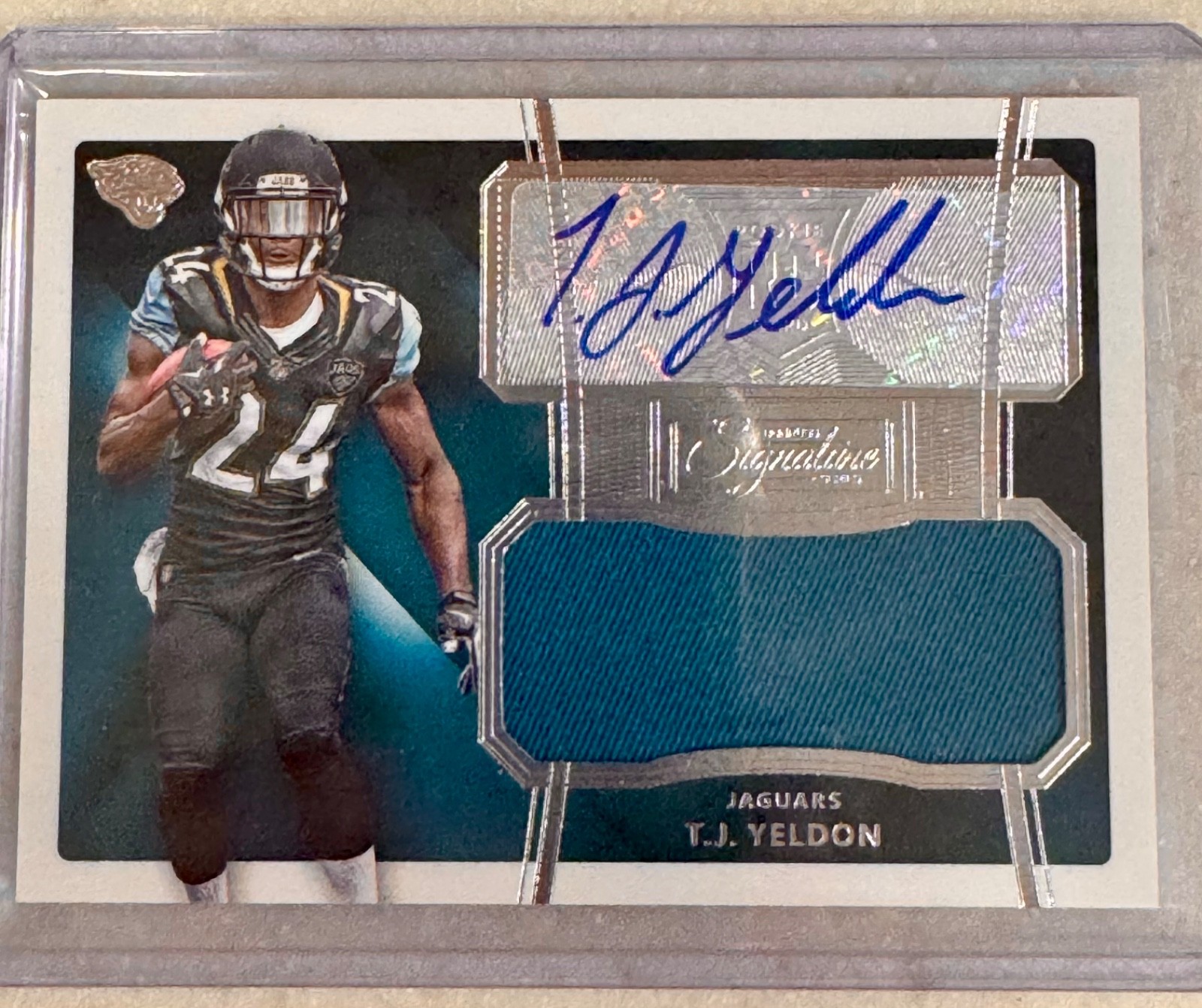 TJ Yeldon Panini Donruss Signature Series #484 Autograph Jersey