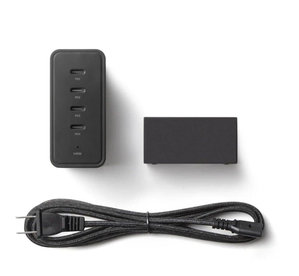 Native Union Fast Charger 140W – 4-Port Desktop Charging Station - Image 2 of 4