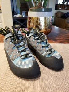 hiking rock climbing shoes