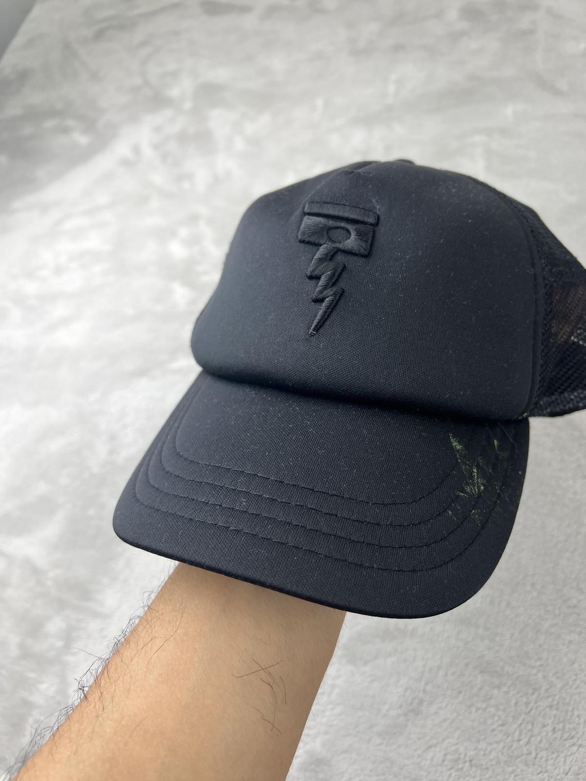 Gorra Deus Ex Machina Snap Back malla negra camionero bordada para hombre motocicleta