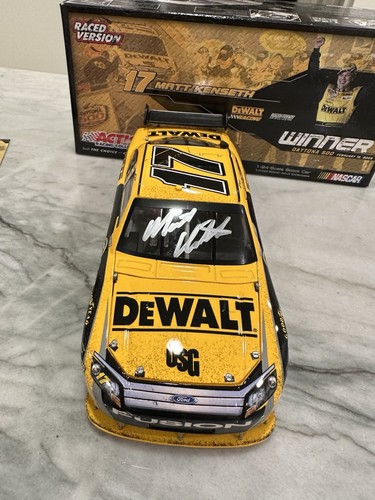 Matt Kenseth 2009 AUTOGRAPHED Daytona 500 Raced Win Nascar 1/24 Diecast DeWalt - Picture 2 of 7