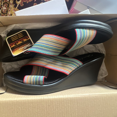 Skechers Cali Memory Foam Women s Striped Textile Wedge Slide Sandals US 8