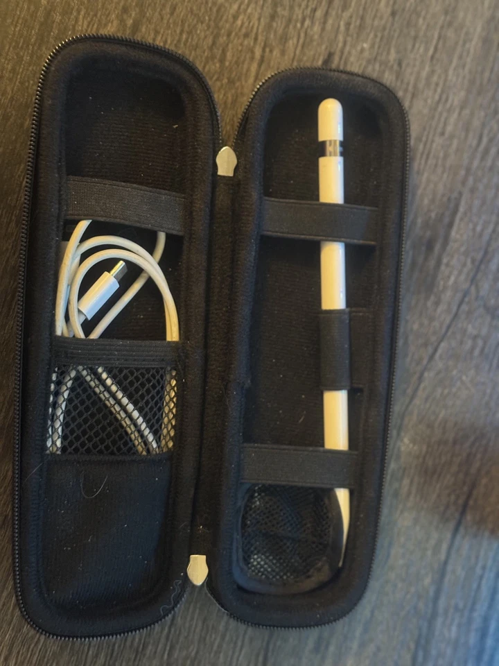 Used Apple Pencil (1st Generation) with case - Image 3 of 4