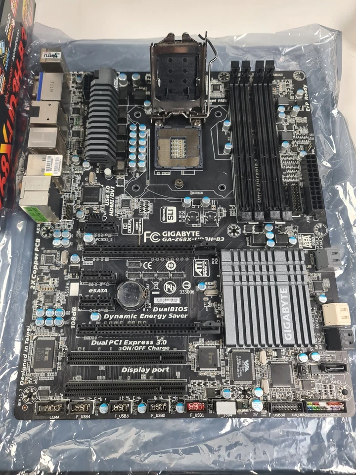 carte mere gigabyte GA-Z68X-UD3H-B3 socket intel lga1155 lga 1155 Z68 - Photo 3/4