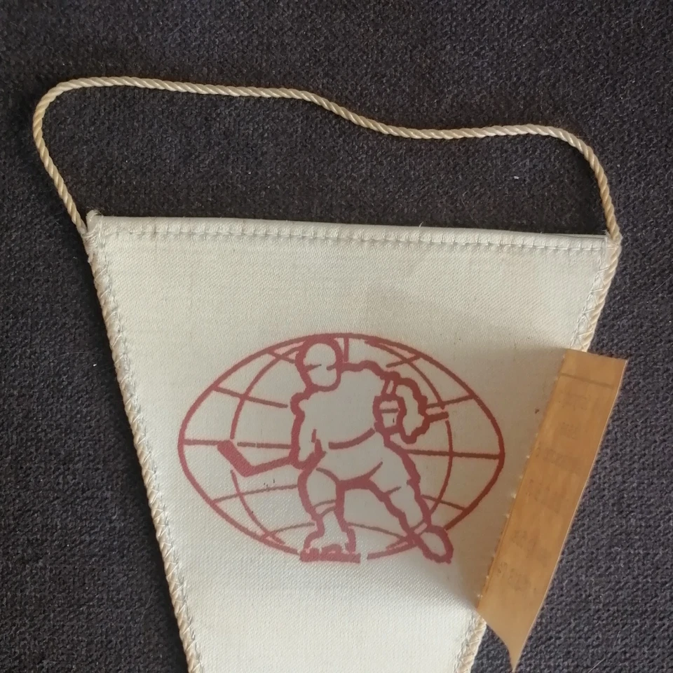 RARE! Vintage 1974 Philadelphia Flyers NHL Hockey Pennant. Made in Ukraine!!! - Image 3 of 4