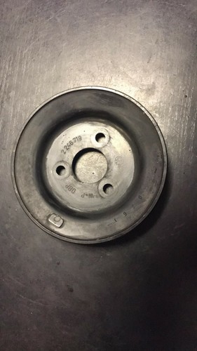 BMW 5 (E39) Servopumpe Riemenscheibe 2246719 Diesel