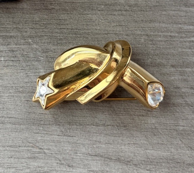 VTG Kenneth Jay Lane Love Knot Brooch Gold Tone K… - image 2