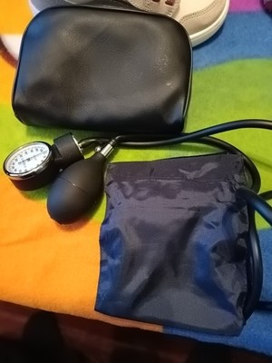  Sphygmomanometer with Carry Case