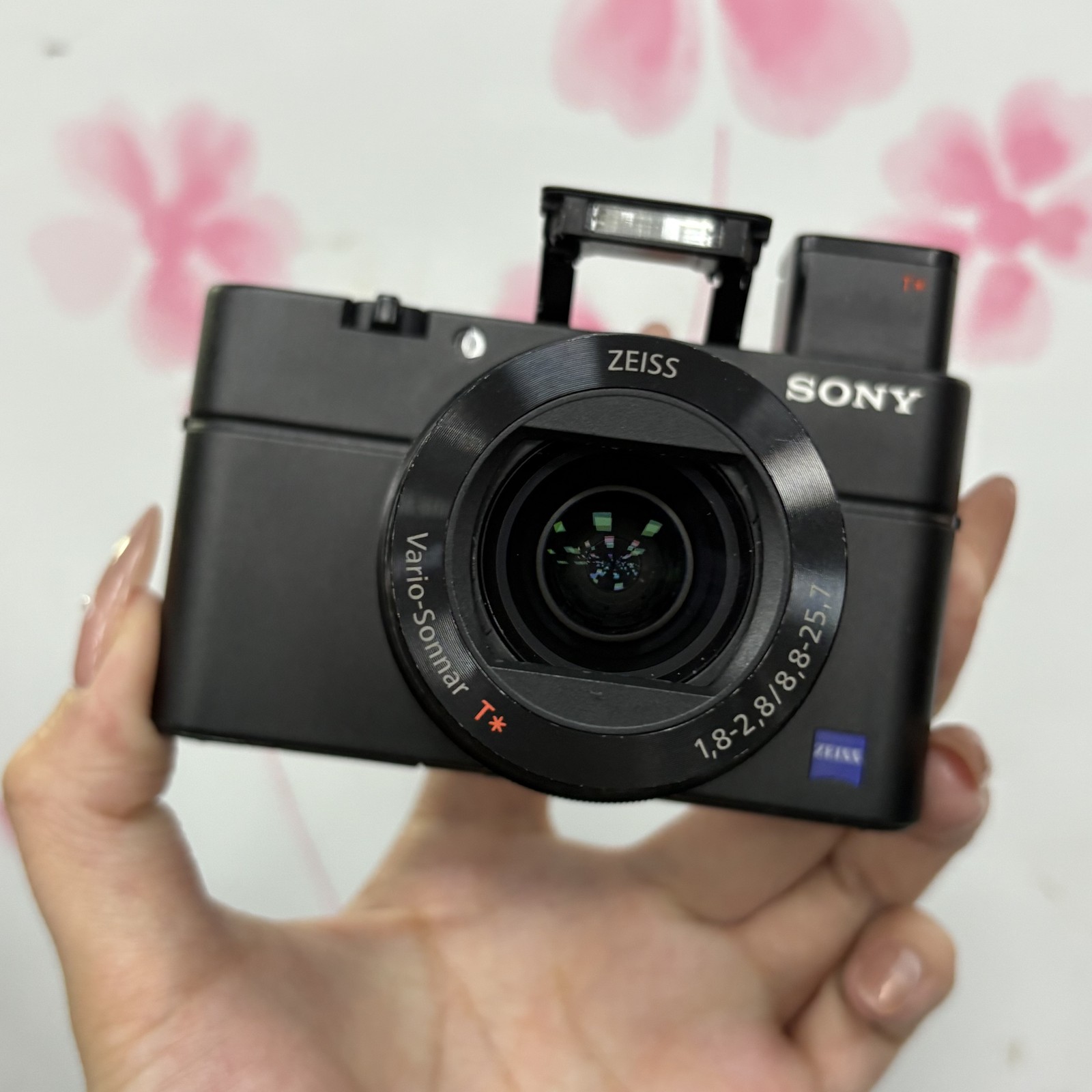 Sony Cyber-shot RX100 III DSC-RX100M3 20.2MP Compact Digital Camera 95%New