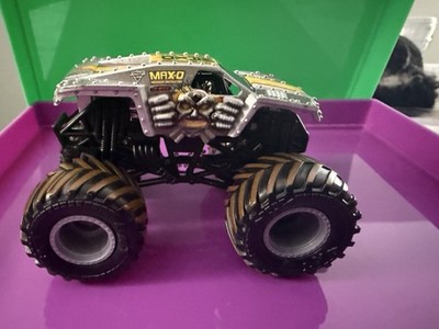 Hot Wheels Monster Truck Max-D Diecast 1:64 Silver Black Yellow Orange