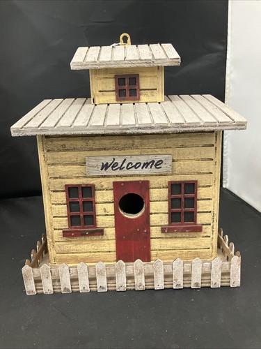 Wooden Bird House (0422202)