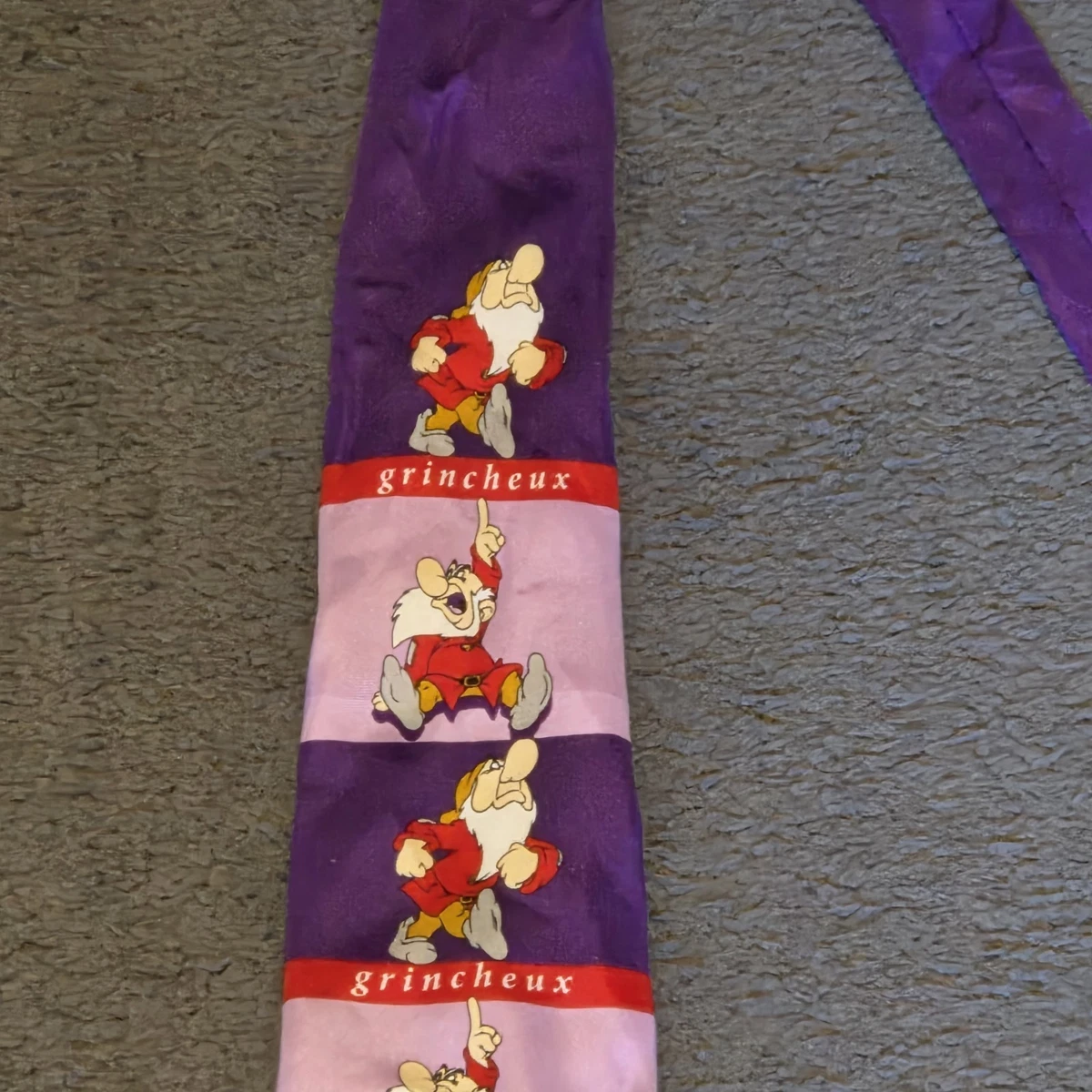 Vintage DISNEY grumpy Snow White 7 Dwarves Silk Neck Tie