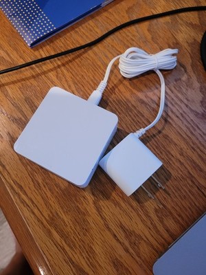 Lutron Caseta Smart Bridge Hub L-BDG2-WH  Works With Apple HomeKit Alexa Google