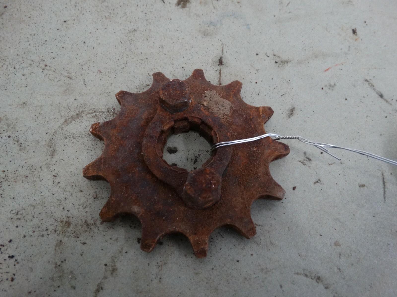 1983 Honda XR200R sprocket and retainer B310 eBay