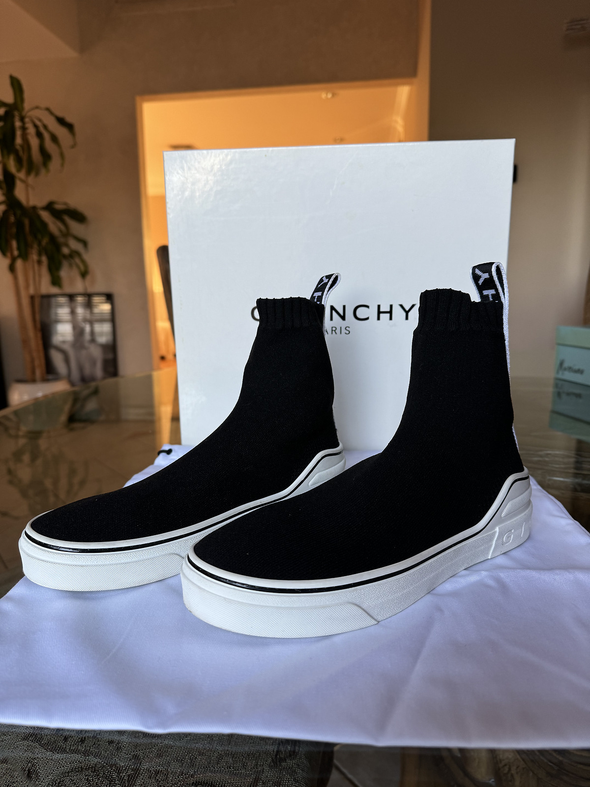 SAOLA GIVENCHY CALZINO SNEAKER GEORGE V TAGLIA 37 5 INDOSSATO SOLO UNA VOLTA
