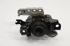 2018 - 2024 TOYOTA CAMRY 2.5L ENGINE FRAME RIGHT MOUNT BRACKET INSULATOR OEM