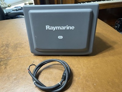 Raymarine E80 GPS/Chartplotter/MFD with power cable and suncover