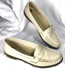 SAS Women's Bone Ivory Tripad Comfort Leather Loafers USA Made Size 8 N w/defect