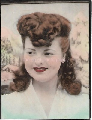 TINTED 1940's GIRL Pretty Woman FOUND PHOTOGRAPH Color Portrait ORIGINAL 64 44 E