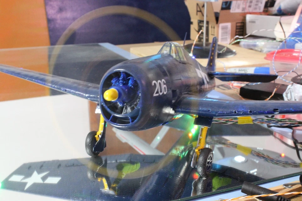 F6F-5 Hellcat 1/24 Airfix A19004 nueva caja sellada con motor eléctrico/batería Foto 2 de 4