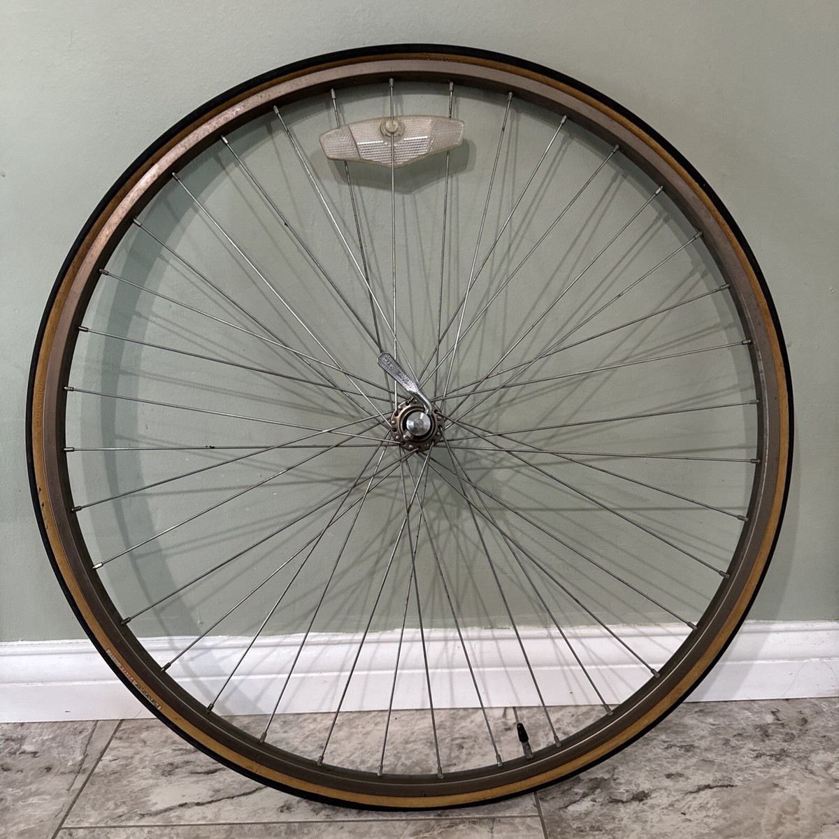 Vintage Araya 700c Front Wheel Sansin Hub 36h 36 Hole Sealed