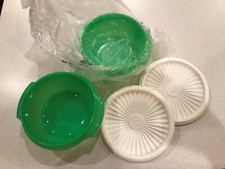 TUPPERWARE SERVALIER 10 oz BOWLS 2 BRIGHT GREEN WHITE SEAL NEW SNACKS KIDS