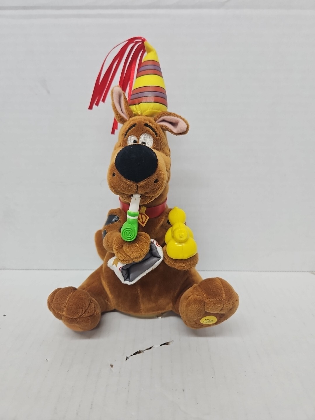 Scooby - Doo Birthday Dancing Plush Gemmy Industries 2005