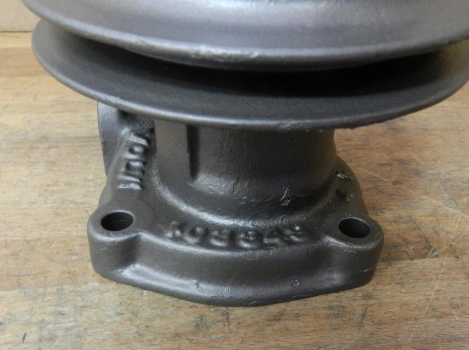 Volvo 122S 444 445 544 B16 1957-61 1,4 L 1,6 L I4 reconstruida bomba de agua 403349 corta Foto 3 de 4