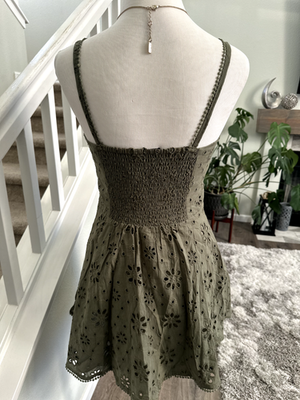 flowy dress mini 828Session2_386of501_medium.jpg?v=1778609466