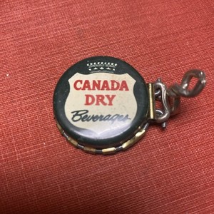VINTAGE KORK N SEAL CANADA DRY SODA BEVERAGES METAL LOCKING BOTTLE CAP RECAPPER 