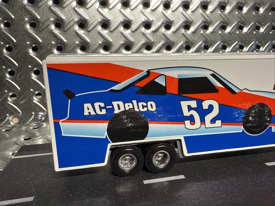 Vintage ERTL Super Stars 94 AC-Delco Busch Grand National 1/64 Scale Transporter - Image 4 of 4