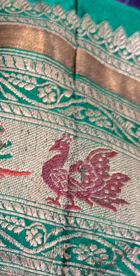 "Antigua cinta de brocado de seda dorada vintage con hilo de metal motivo de pavo real 5"" x 50""" Foto 2 de 4