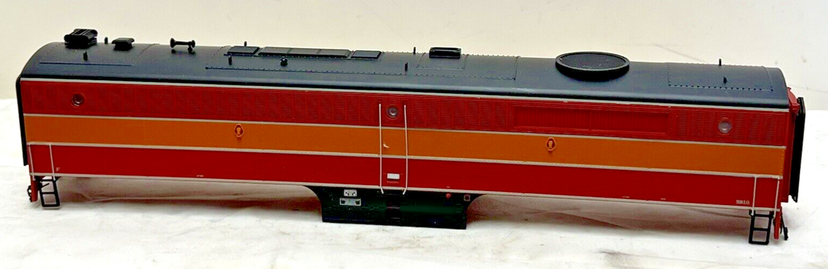 HO SOUTHERN PACIFIC B-UNIT DIESEL LOCOMOTIVE SHELL - NEW OLD STOCK