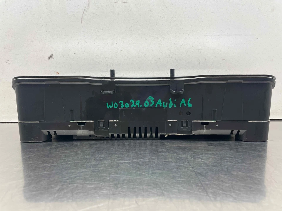 Audi A6 2003 velocímetro cuadro de instrumentos calibre 51 k millas MPH OEM 4b0920981n Foto 2 de 4