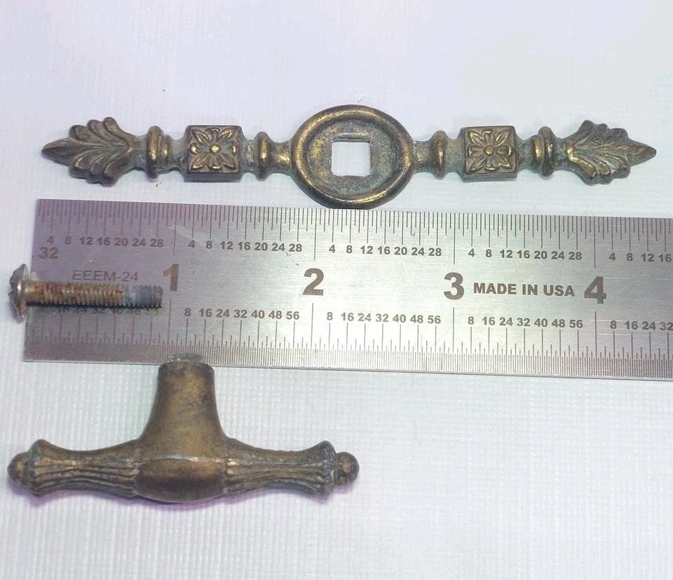 1 perilla de manija de cajón provincial francesa de latón ornamentado usada Foto 3 de 4