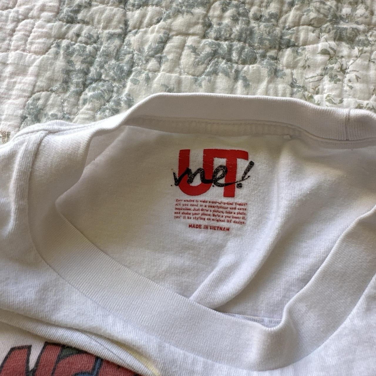 Disney Mickey Mouse Uniqlo White T-shirt Story Book Graphic Size Small Unisex thumbnail 7