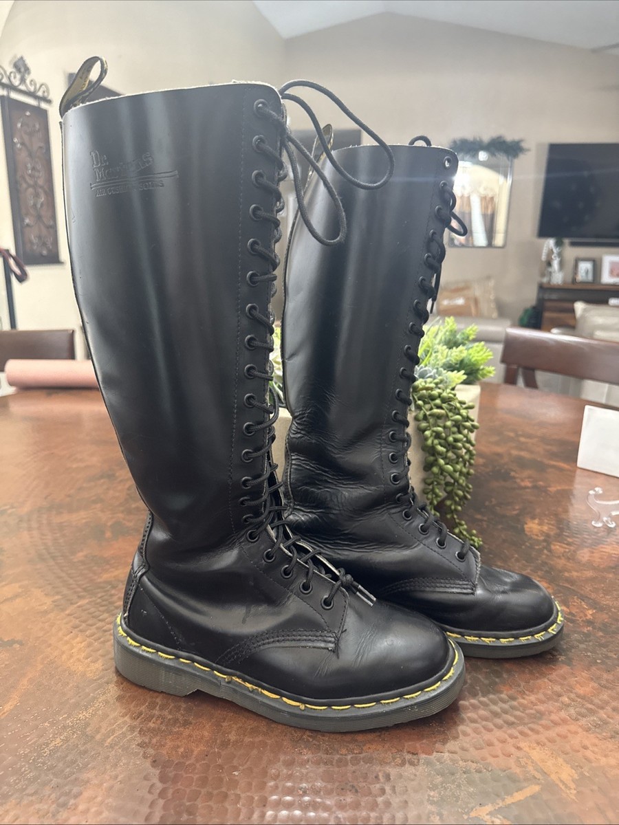 Vintage Dr Martens Made In England 20 Eyelet Combat Boot