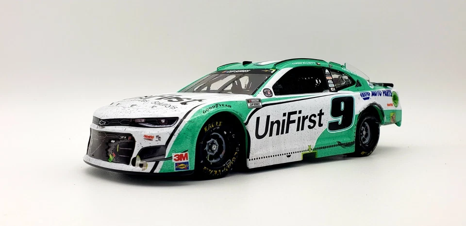 CHASE ELLIOTT 1/24 2020 UNIFIRST ALL STAR WIN GALAXY COLOR ELITE - Image 4 of 4