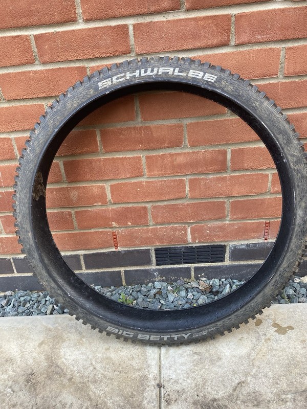 Schwalbe Big Betty 27.5x2.4 - Tubeless