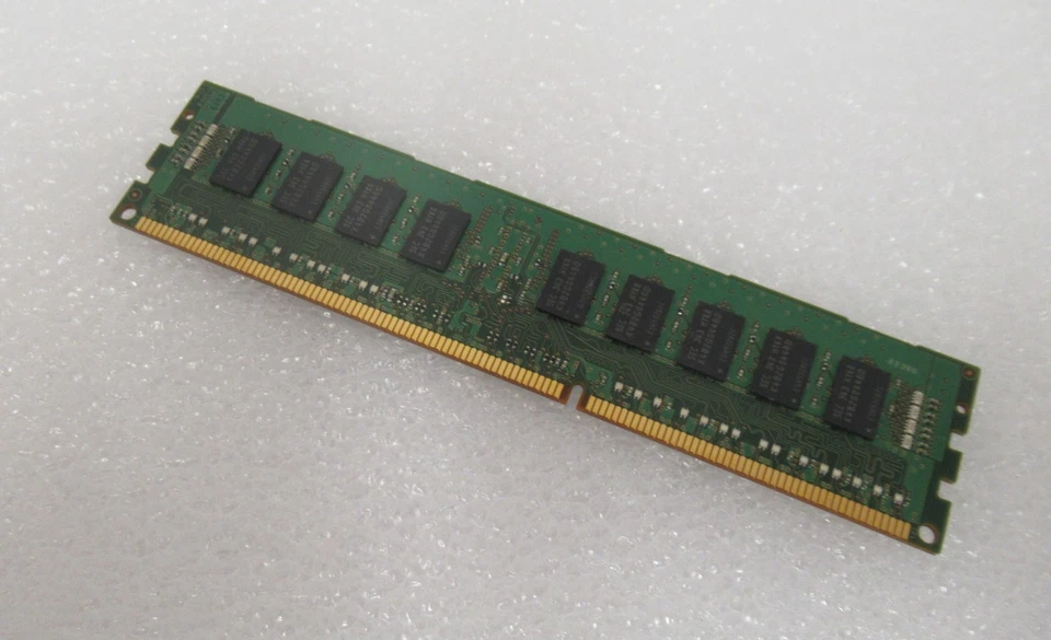 Fujitsu S26361-F3781-L514 4GB PC3-12800 DDR3-1600MHz ECC CL11 240P DIMM Memory - Image 4 of 4