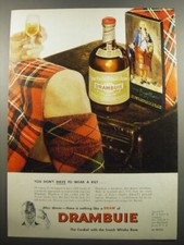 Anuncio de licor Drambuie 1955 - No tienes que usar una falda escocesa