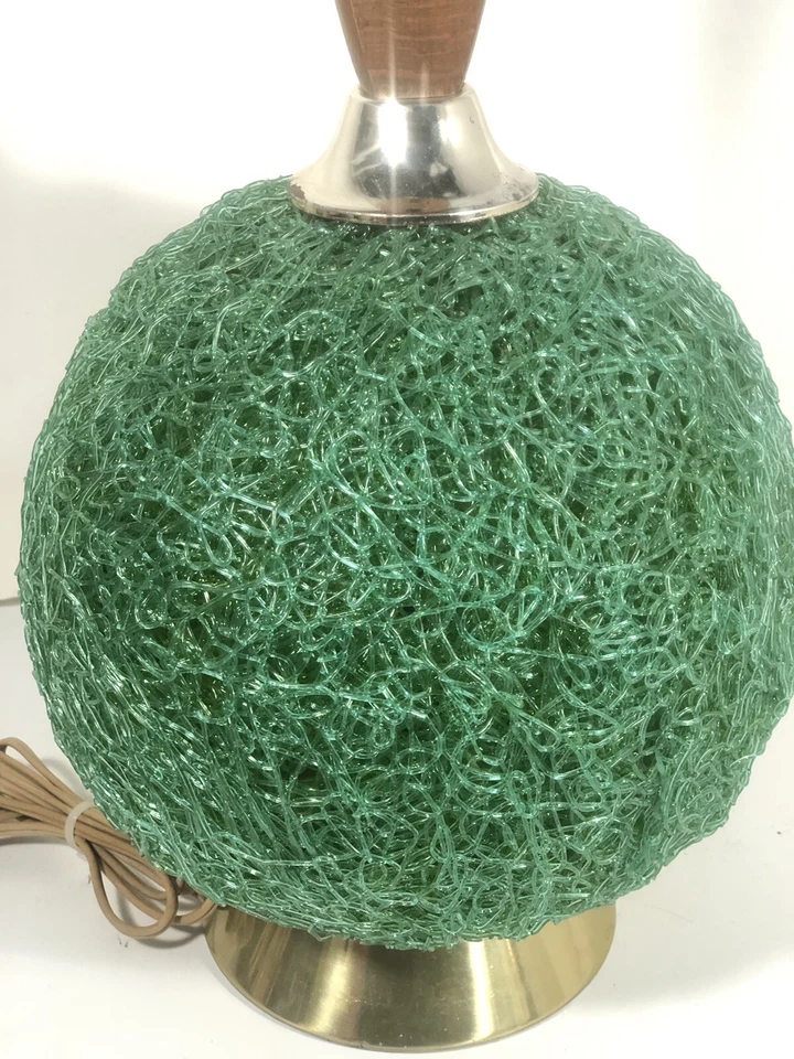 Lámpara de mesa de espagueti verde moderna vintage hilada Lucite mediados de siglo exhibición EE. UU. Foto 4 de 4