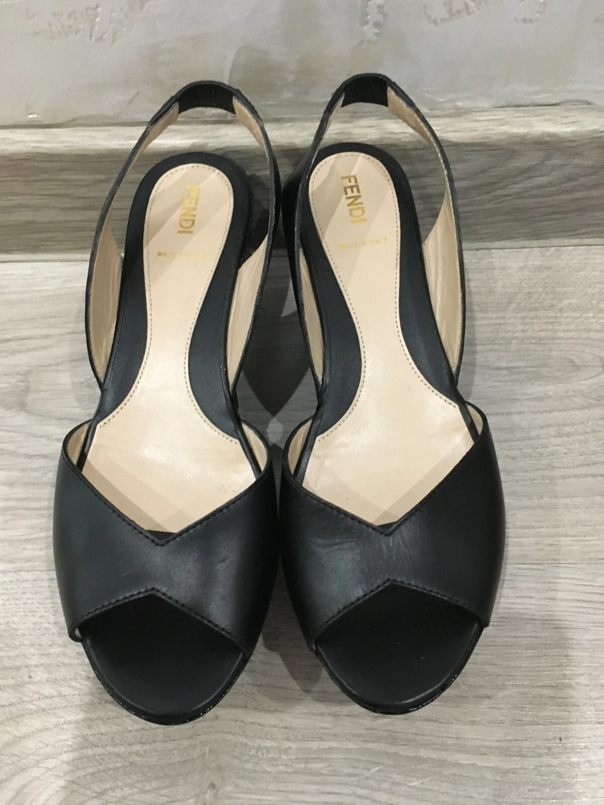 Sandali con plateau in pelle Fendi taglia IT38 5