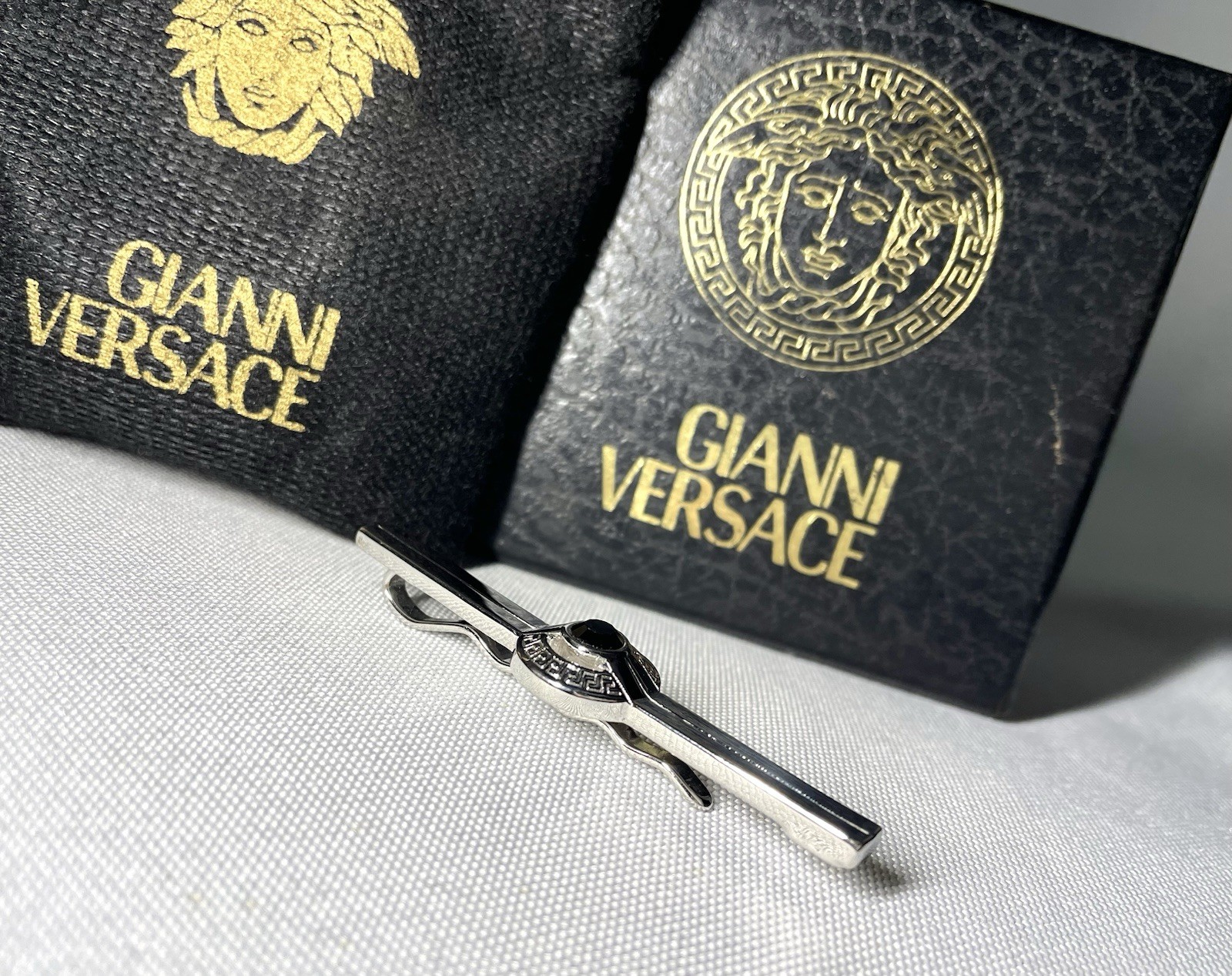 Auth Gianni Versace Greca Design & Black Stone Decor tie clip bar chrome silver thumbnail 6